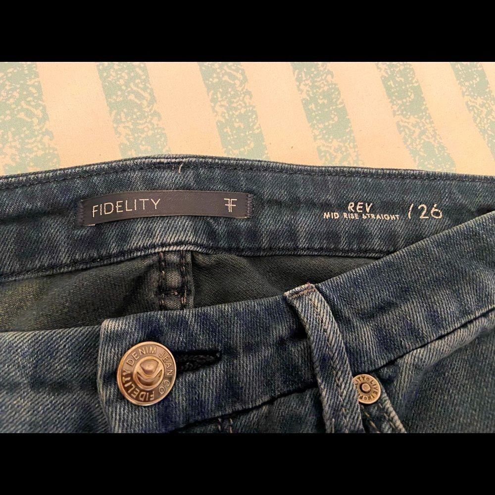Fidelity Denim Size 26 Women Med wash REV Mid Rise